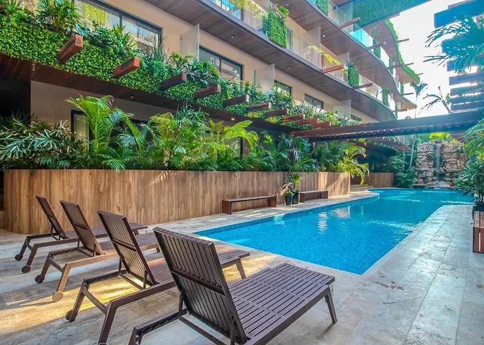 Hotel Menesse #022 *